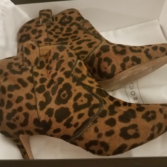 Veronica Beard; Leopard Bootie, 8.5 NWT - Picture 4 of 13